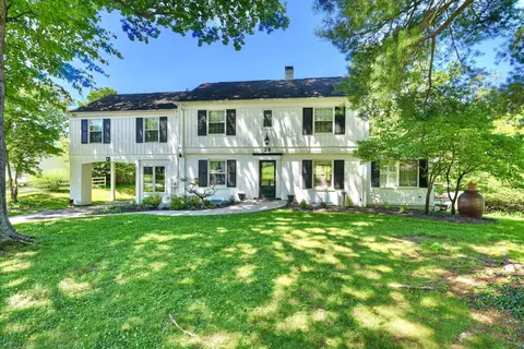 29 Meadow Ln, Fort Thomas, KY 41075