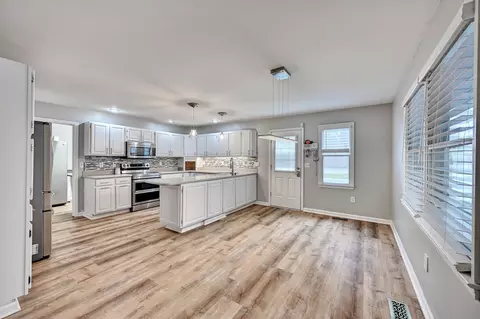 Kitchen - 2232 Amsterdam Rd, Villa Hills, KY 41017 photo 3 of 3