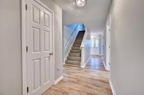 Entry Way - 2232 Amsterdam Rd, Villa Hills, KY 41017 photo 1 of 3