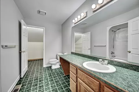 Bath - 2232 Amsterdam Rd, Villa Hills, KY 41017 photo 2 of 4