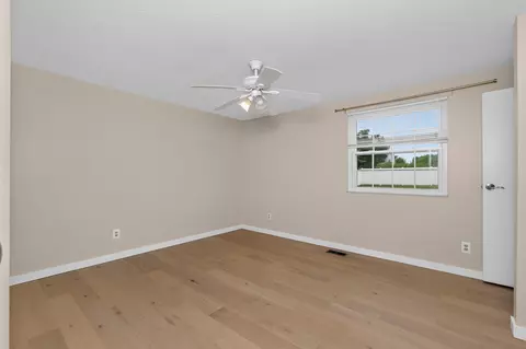 Bedroom - 640 Rogers Rd, Villa Hills, KY 41017 photo 5 of 6