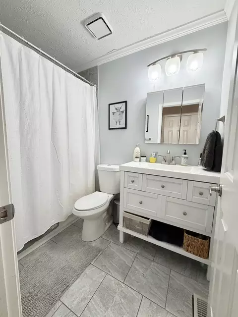 Bath - 2680 Ridgecrest Ln, Covington, KY 41017 photo 1 of 2