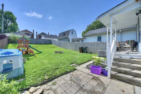 Exterior - 715 Elm St, Covington, KY 41016 photo 2 of 5