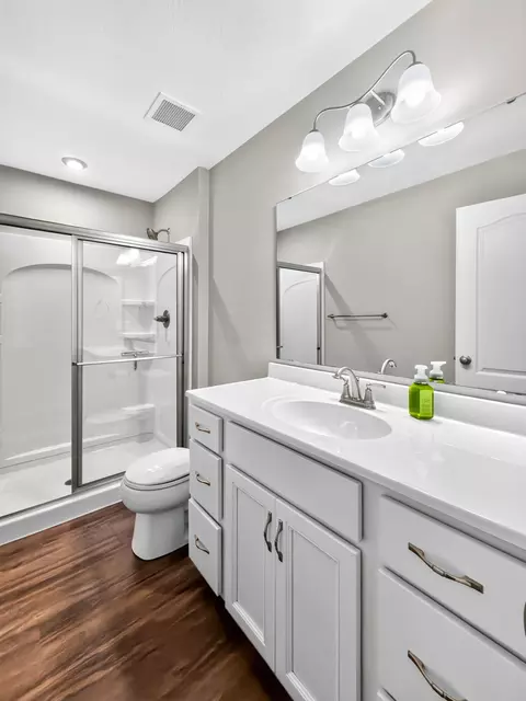 Bath - 2363 Piazza Rdg, Covington, KY 41017 photo 1 of 5