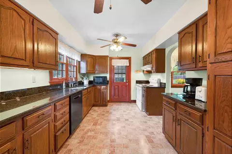Kitchen - 1009 Winding Way, Covington, KY 41011 photo 1 of 4