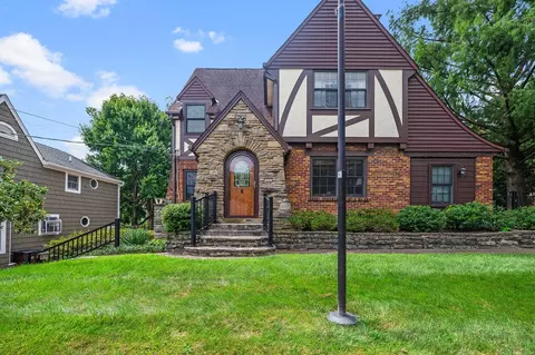 Exterior - 1009 Winding Way, Covington, KY 41011 photo 3 of 11