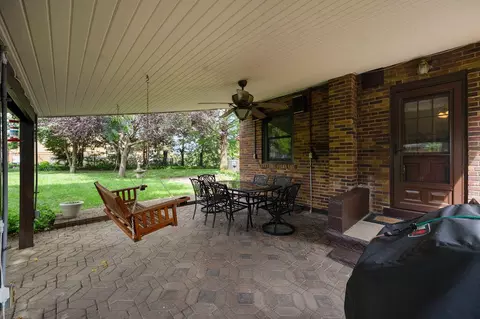 Exterior - 1009 Winding Way, Covington, KY 41011 photo 4 of 11