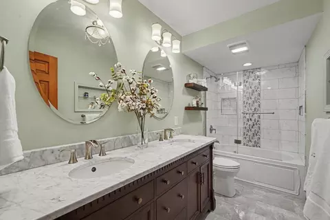 Bath - 3072 Ashley Dr, Edgewood, KY 41017 photo 2 of 3