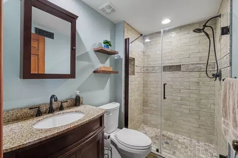 Bath - 3072 Ashley Dr, Edgewood, KY 41017 photo 3 of 3