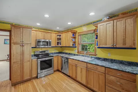 Kitchen - 3072 Ashley Dr, Edgewood, KY 41017 photo 3 of 5