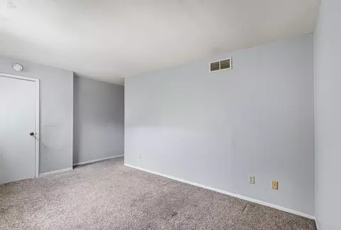 Bedroom - 1222-1224 E Henry Clay Ave, Covington, KY 41011 photo 11 of 16