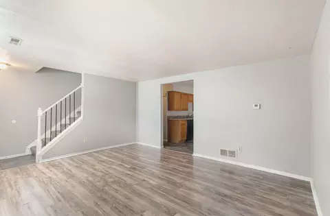 Living - 1222-1224 E Henry Clay Ave, Covington, KY 41011 photo 5 of 7