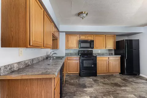 Kitchen - 1222-1224 E Henry Clay Ave, Covington, KY 41011 photo 3 of 4