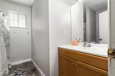 Bath - 1222-1224 E Henry Clay Ave, Covington, KY 41011 photo 3 of 4