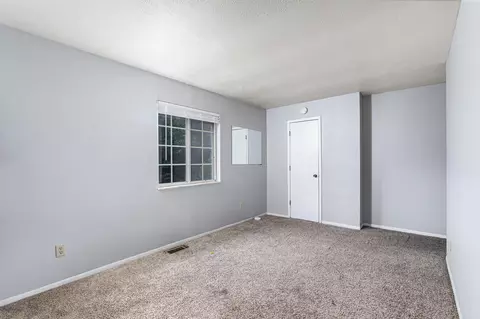 Bedroom - 1222-1224 E Henry Clay Ave, Covington, KY 41011 photo 12 of 16