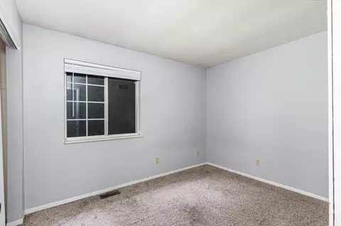 Bedroom - 1222-1224 E Henry Clay Ave, Covington, KY 41011 photo 13 of 16