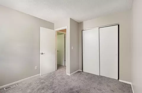 Bedroom - 1222-1224 E Henry Clay Ave, Covington, KY 41011 photo 8 of 16