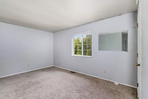 Bedroom - 1222-1224 E Henry Clay Ave, Covington, KY 41011 photo 10 of 16