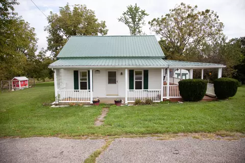 6229 Willow Lenoxburg Rd, Foster, KY 41043