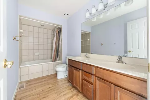 Bath - 1002 Hackney Ct, Florence, KY 41042 photo 2 of 2