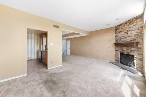 Living - 1002 Hackney Ct, Florence, KY 41042 photo 4 of 7