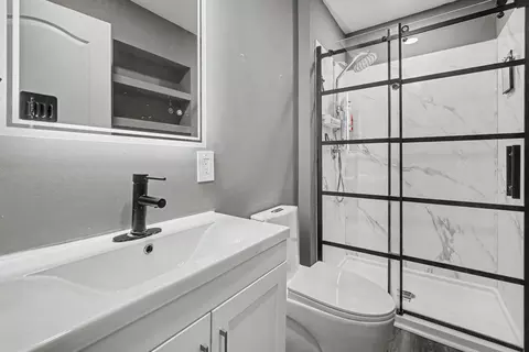 Bath - 582 Berlander Dr, Independence, KY 41051 photo 1 of 2
