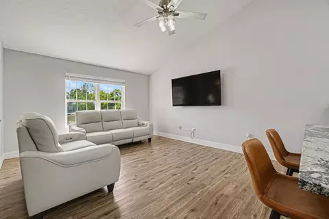 Living - 582 Berlander Dr, Independence, KY 41051 photo 1 of 1