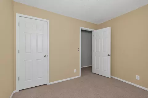 Bedroom - 2426 Palmeadow Dr, Crestview Hills, KY 41017 photo 2 of 4