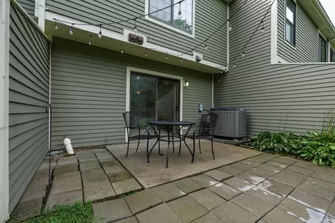 Exterior - 2426 Palmeadow Dr, Crestview Hills, KY 41017 photo 5 of 7
