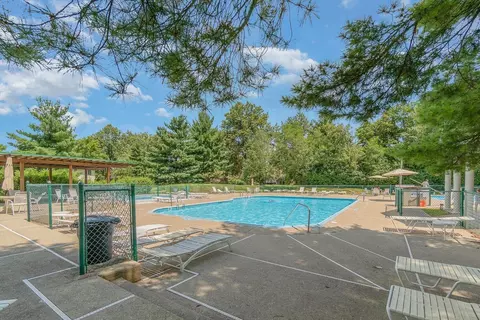 Exterior - 2426 Palmeadow Dr, Crestview Hills, KY 41017 photo 6 of 7