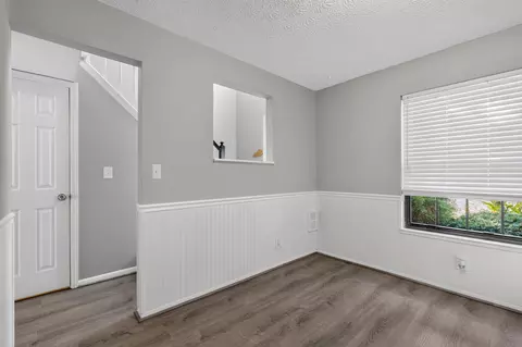 Entry Way - 2426 Palmeadow Dr, Crestview Hills, KY 41017 photo 2 of 2