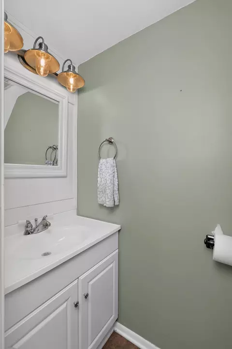Bath - 2426 Palmeadow Dr, Crestview Hills, KY 41017 photo 1 of 2