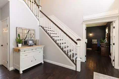 Entry Way - 939 Greenview Ct, Villa Hills, KY 41017 photo 2 of 4