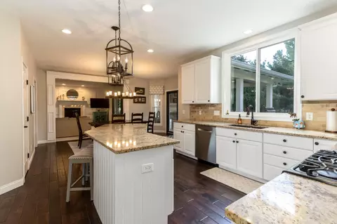 Kitchen - 939 Greenview Ct, Villa Hills, KY 41017 photo 1 of 5