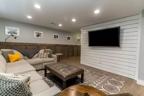Living - 939 Greenview Ct, Villa Hills, KY 41017 photo 6 of 6