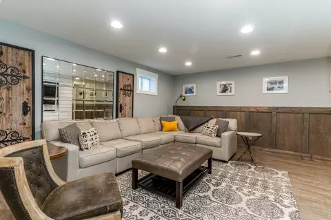 Living - 939 Greenview Ct, Villa Hills, KY 41017 photo 5 of 6