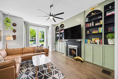 Living - 210 E 8th St, Covington, KY 41011 photo 2 of 3