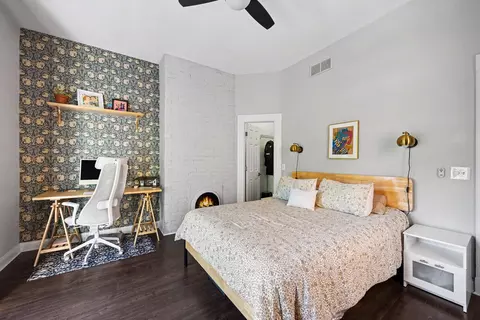 Bedroom - 210 E 8th St, Covington, KY 41011 photo 2 of 4