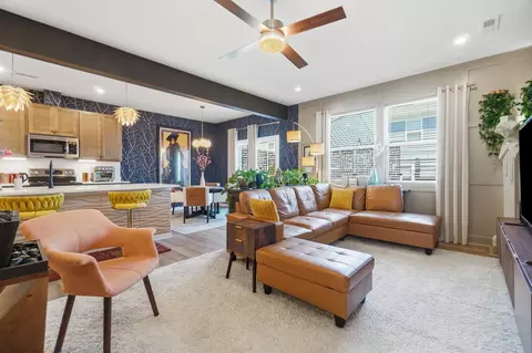 Living - 3901 Volterra Ln, Covington, KY 41017 photo 2 of 5