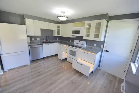 Kitchen - 822 Deena Dr, Villa Hills, KY 41017 photo 2 of 3