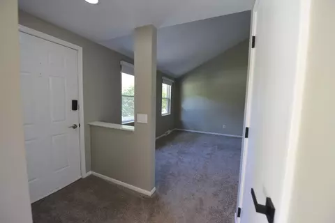 Entry Way - 822 Deena Dr, Villa Hills, KY 41017 photo 1 of 3