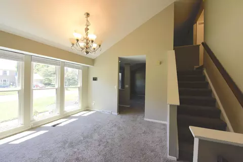 Living - 822 Deena Dr, Villa Hills, KY 41017 photo 2 of 6