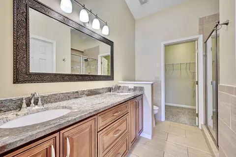 Bath - 566 Palmer Ct, Crestview Hills, KY 41017 photo 1 of 3
