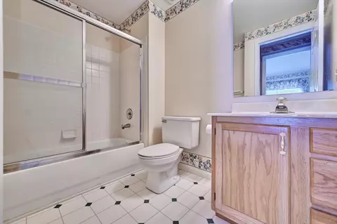 Bath - 566 Palmer Ct, Crestview Hills, KY 41017 photo 3 of 3