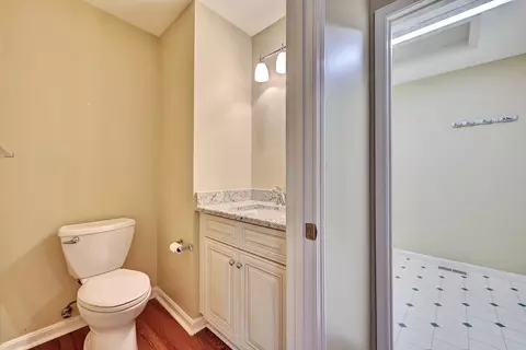 Bath - 566 Palmer Ct, Crestview Hills, KY 41017 photo 2 of 3