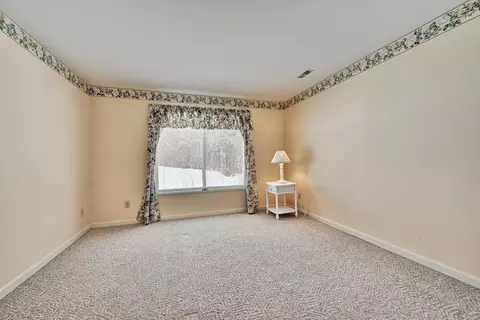 Bedroom - 566 Palmer Ct, Crestview Hills, KY 41017 photo 2 of 3