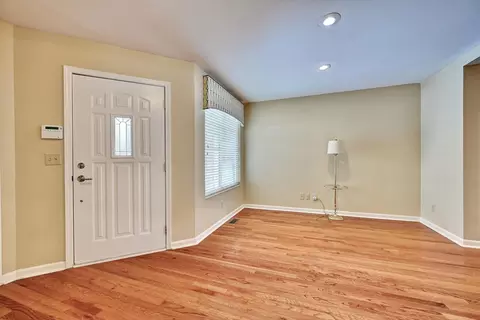 Living - 566 Palmer Ct, Crestview Hills, KY 41017 photo 1 of 10