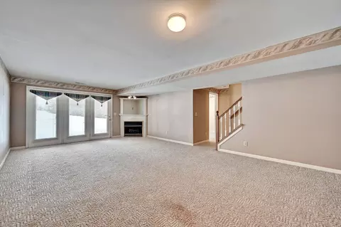 Living - 566 Palmer Ct, Crestview Hills, KY 41017 photo 9 of 10