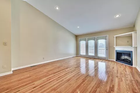 Living - 566 Palmer Ct, Crestview Hills, KY 41017 photo 5 of 10
