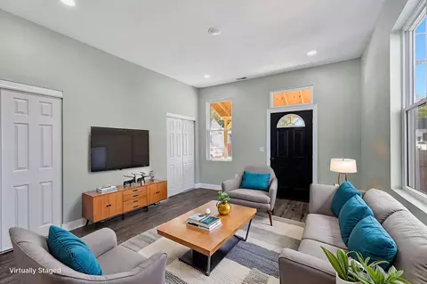 Living - 1302 Russell St, Covington, KY 41011 photo 2 of 5